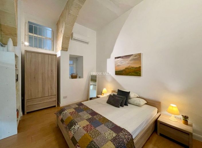 Image No.14-4 Bed Property for sale