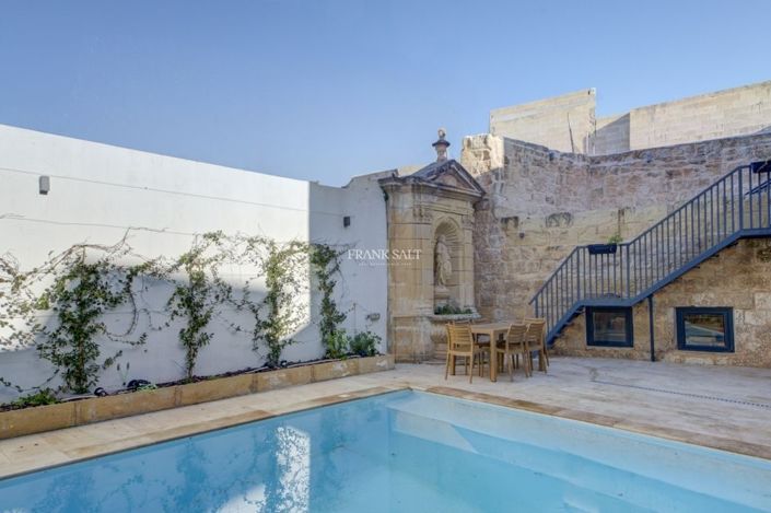 Image No.5-Propriété de 5 chambres à vendre à Mosta