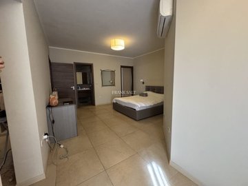 c2f7d370-8758-474a-9e61-c96cb32ea4b4