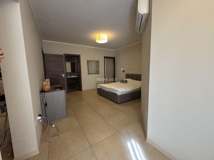 Image No.6-3 Bed Property for sale