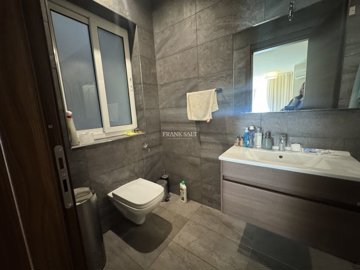 83413050-a6b4-49f6-8c94-09befa9574d0