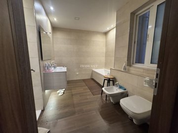 dfce2f67-508a-4adb-82e5-6b26660166a2