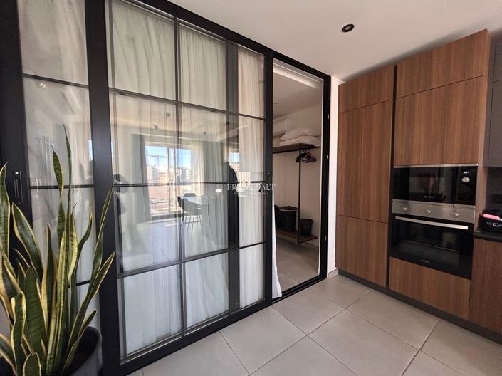 Image No.9-2 Bed Property for sale