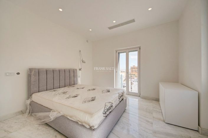 Image No.13-3 Bed Property for sale