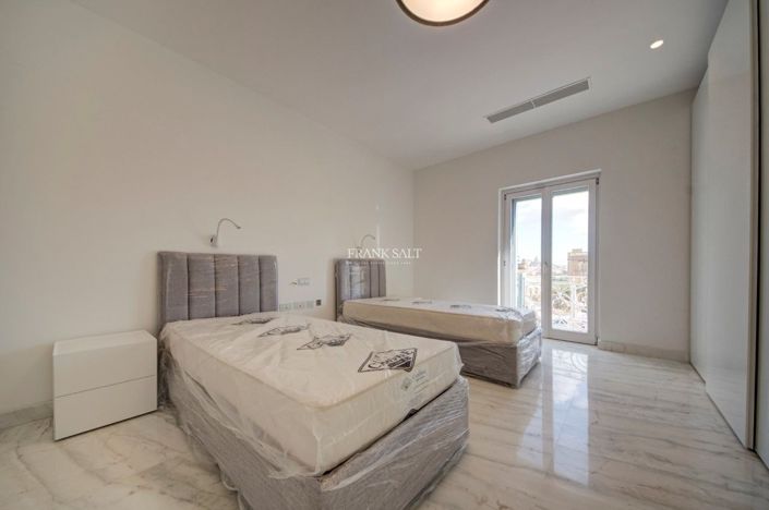 Image No.18-3 Bed Property for sale