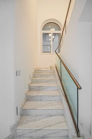 Image No.3-3 Bed Property for sale