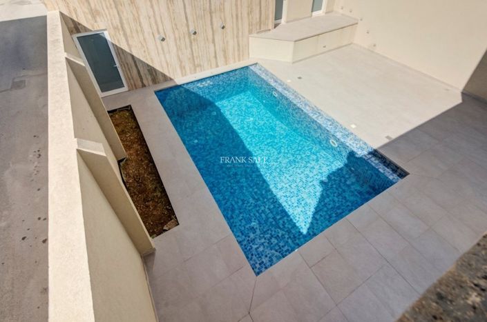 Image No.20-3 Bed Property for sale