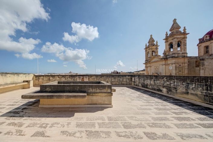 Image No.22-3 Bed Property for sale