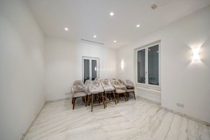 Image No.25-3 Bed Property for sale