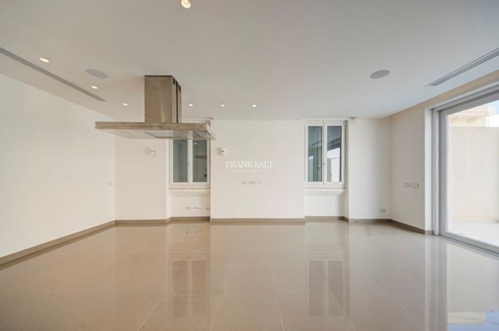 Image No.28-3 Bed Property for sale