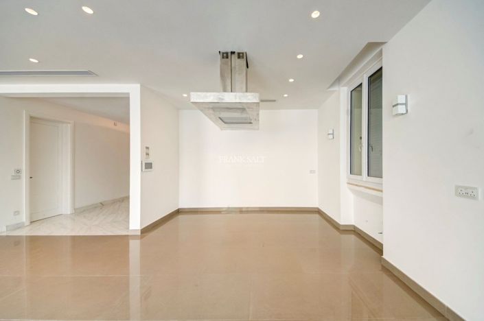 Image No.30-3 Bed Property for sale