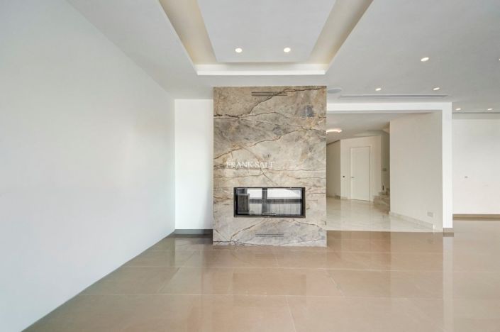 Image No.32-3 Bed Property for sale