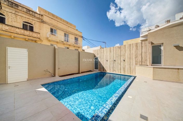 Image No.32-3 Bed Property for sale