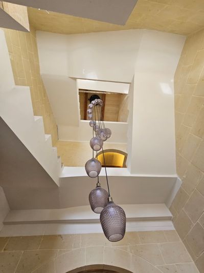Image No.14-5 Bed Property for sale