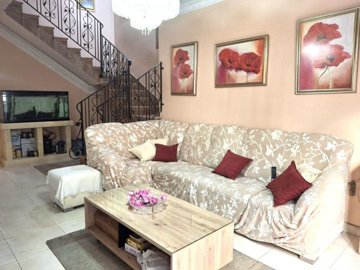 1 - Qala, Property
