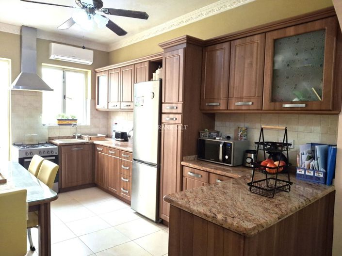 Image No.3-4 Bed Property for sale