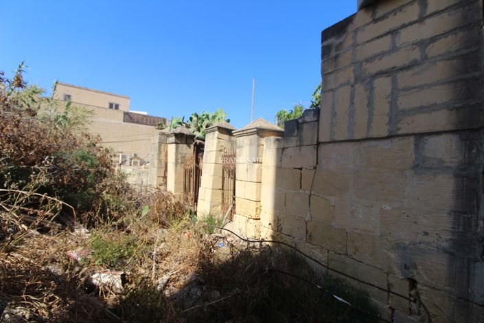 Image No.6-3 Bed Property for sale