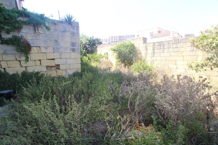 Image No.8-3 Bed Property for sale
