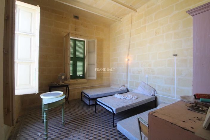 Image No.9-3 Bed Property for sale
