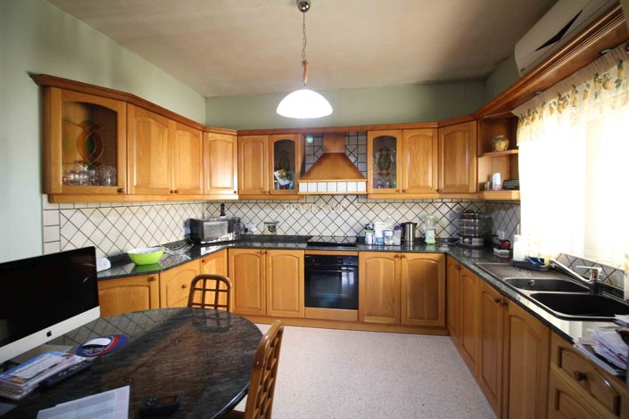 Image No.3-3 Bed Property for sale