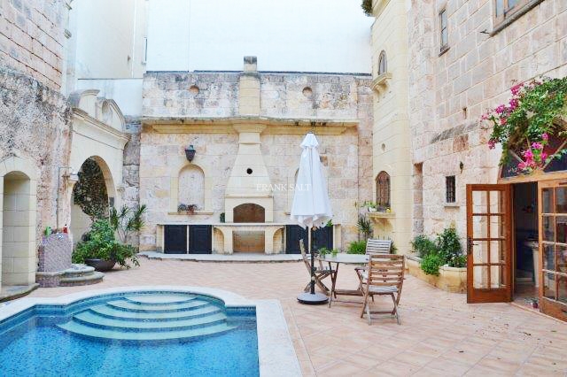 Image No.2-3 Bed Property for sale