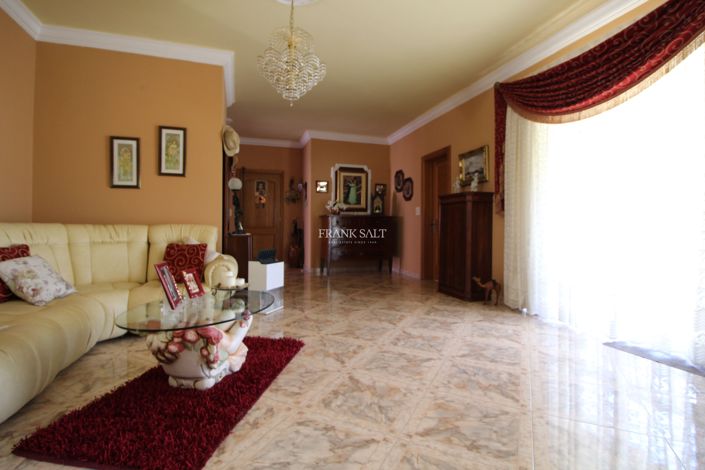 Image No.2-3 Bed Property for sale