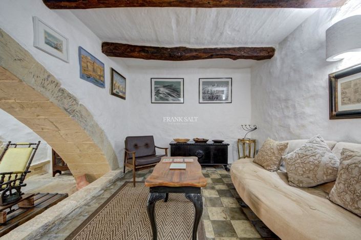 Image No.17-3 Bed Property for sale