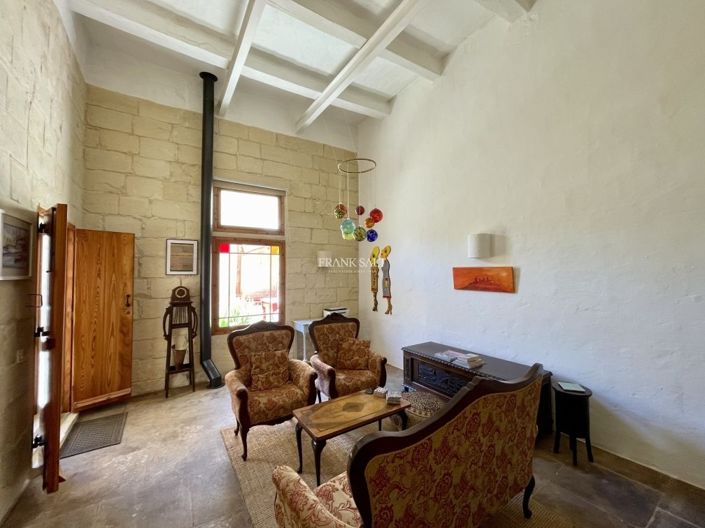 Image No.24-3 Bed Property for sale