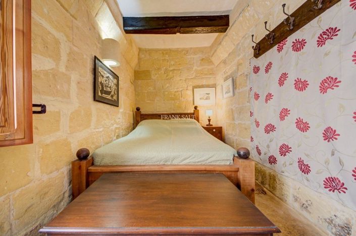 Image No.27-3 Bed Property for sale