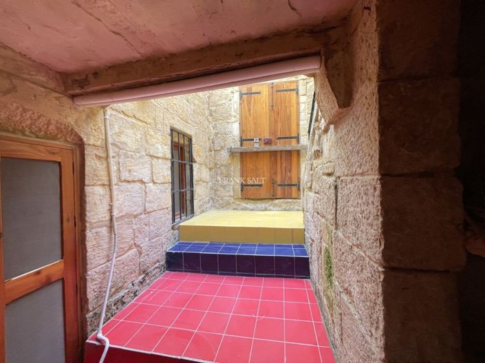 Image No.29-3 Bed Property for sale