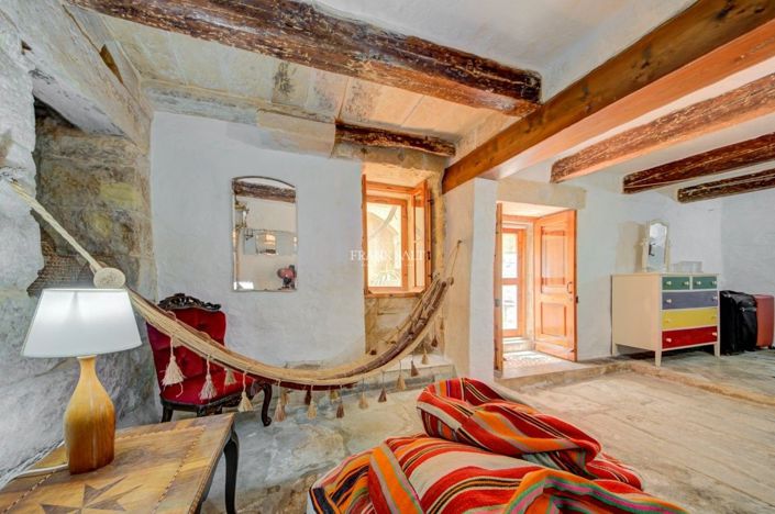 Image No.30-3 Bed Property for sale