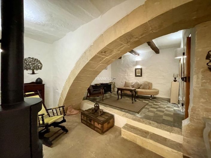 Image No.3-3 Bed Property for sale