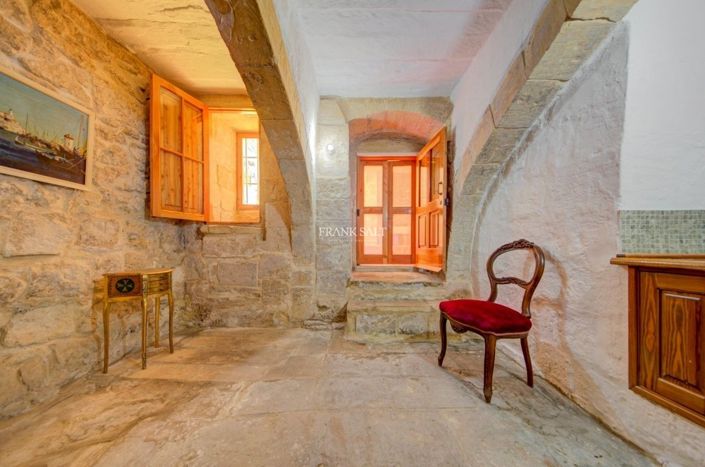Image No.32-3 Bed Property for sale