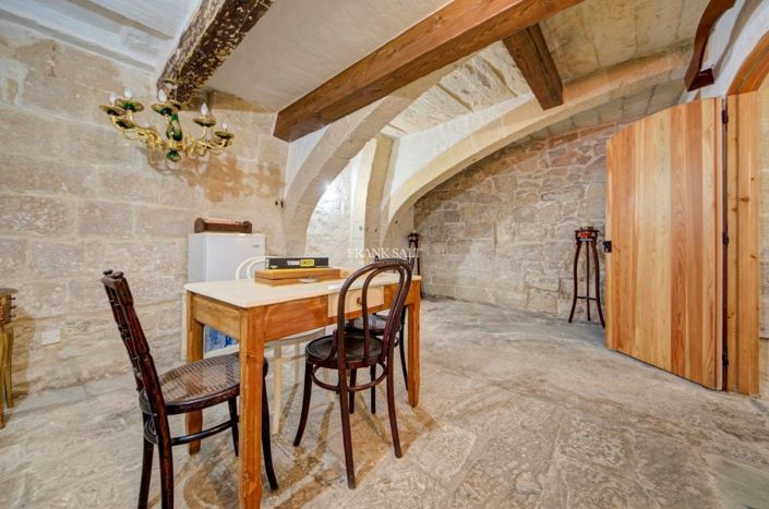 Image No.33-3 Bed Property for sale
