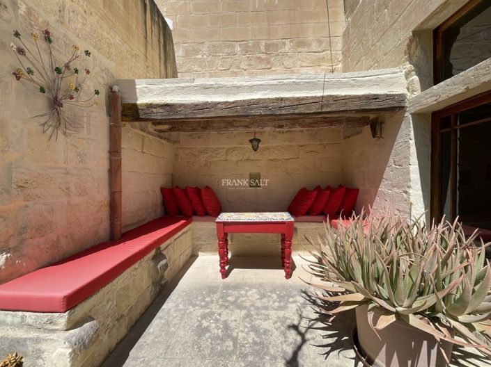 Image No.36-3 Bed Property for sale