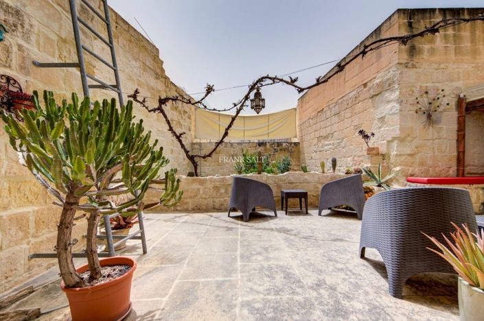 Image No.39-3 Bed Property for sale