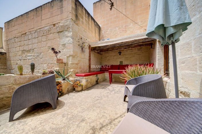 Image No.42-3 Bed Property for sale
