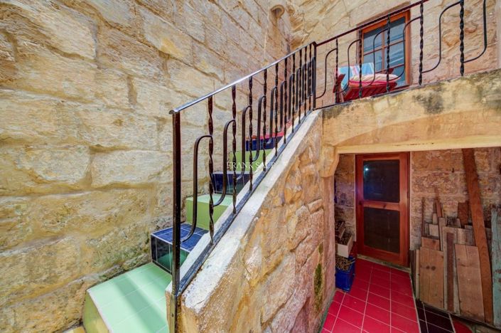 Image No.45-3 Bed Property for sale