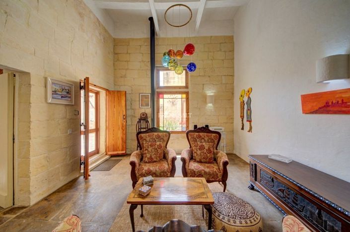Image No.8-3 Bed Property for sale