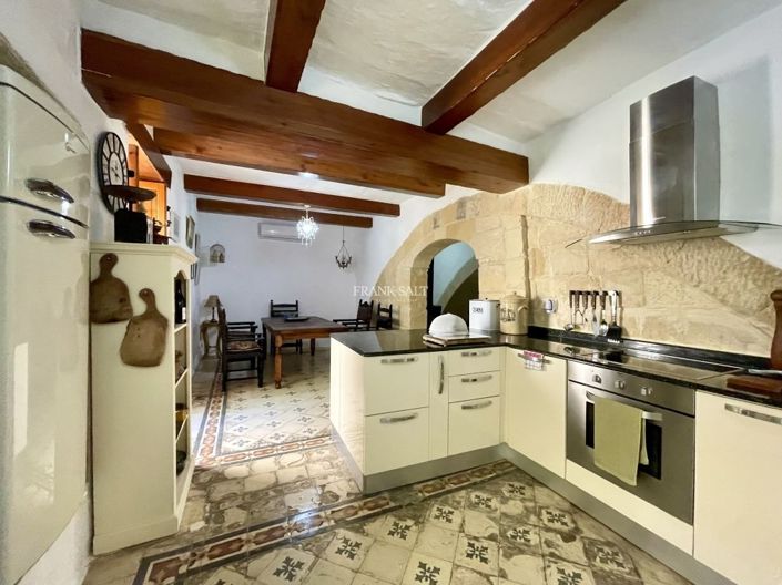 Image No.8-3 Bed Property for sale