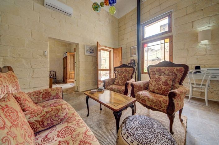 Image No.9-3 Bed Property for sale