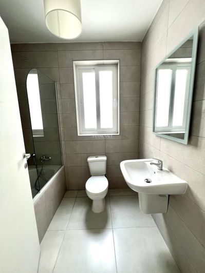 Image No.11-2 Bed Property for sale
