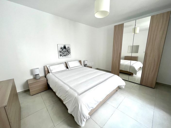 Image No.9-2 Bed Property for sale