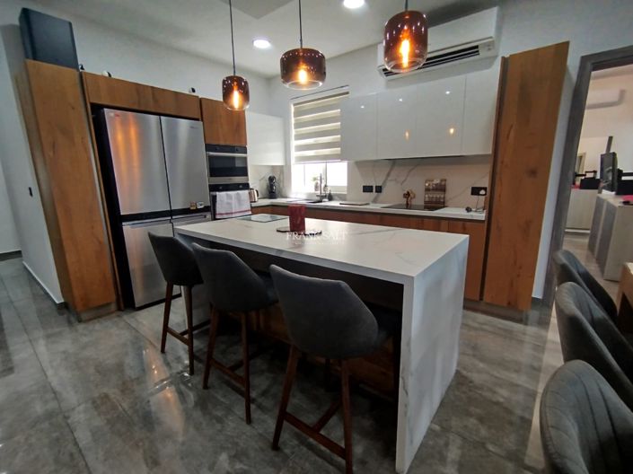 Image No.4-3 Bed Property for sale