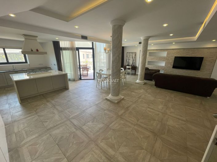 Image No.2-Propriété de 3 chambres à vendre à Malta