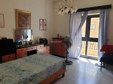 dc26ecb4-c354-49ae-a406-3117f01de3fb