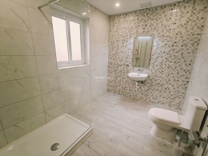 Image No.2-3 Bed Property for sale