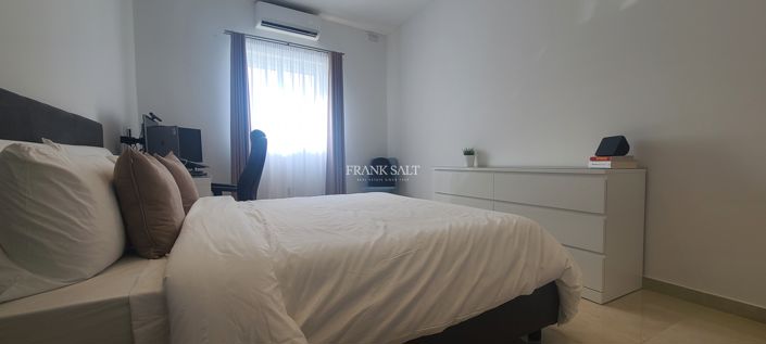 Image No.9-2 Bed Property for sale