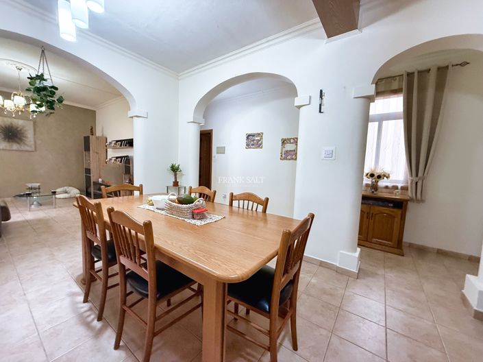 Image No.2-3 Bed Property for sale