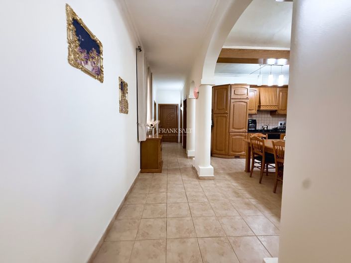 Image No.3-3 Bed Property for sale